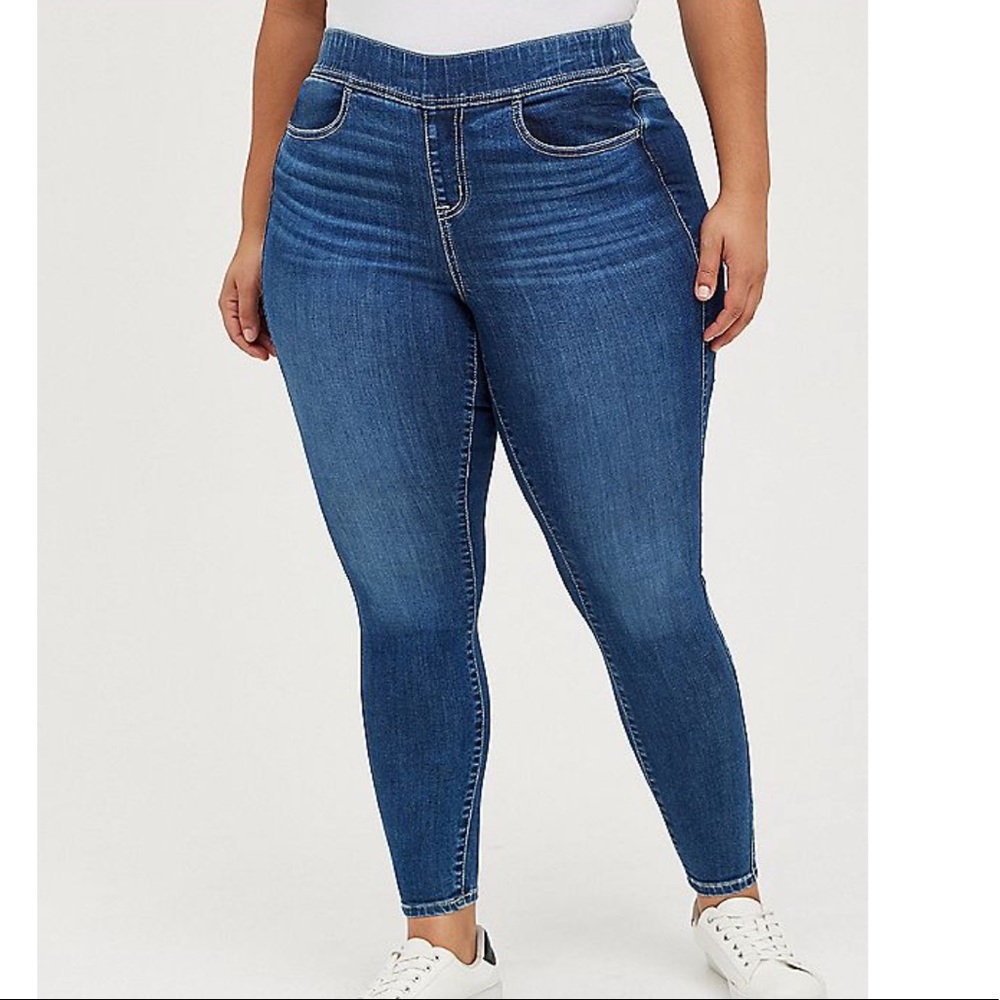 Torrid medium wash Lean Jean sz 1R 👖